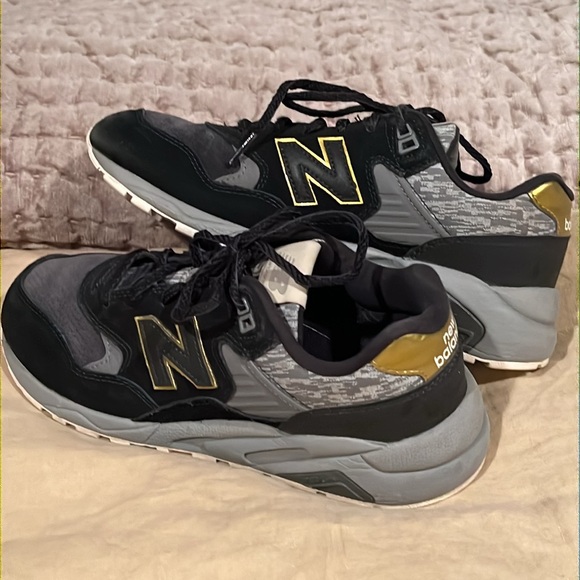 New Balance Women's 580 Molten Metal Sneakers Shoes WRT580JA - Picture 3 of 9